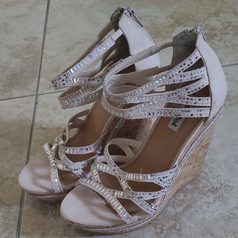 Elegant Beige Wedges